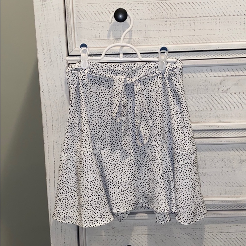 Black and white mini skirt
